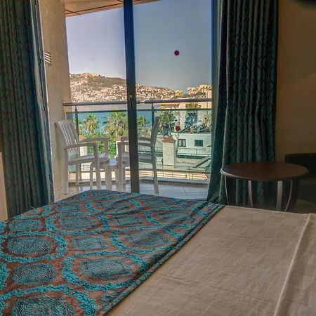 מלון Parador Beach Hotel All Inclusive