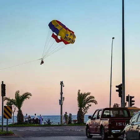 Parador Beach Hotel All Inclusive מלון אלאניה