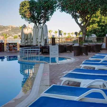 Parador Beach Hotel All Inclusive מלון 3*