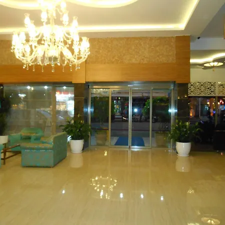 Parador Beach Hotel All Inclusive מלון