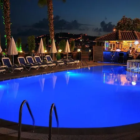 Parador Beach Hotel All Inclusive אלאניה