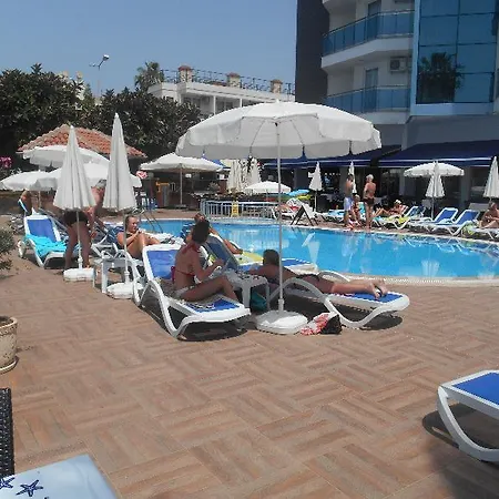 Parador Beach Hotel All Inclusive מלון אלאניה